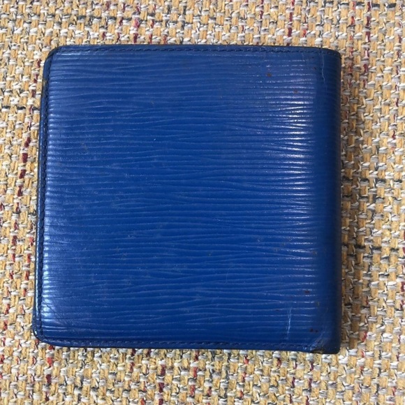 LOUIS VUITTON Blue Epi Leather Marco BiFold Wallet MI0971 - Picture 3 of 17